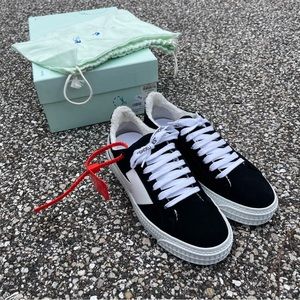 Women Off White Arrow sneakers